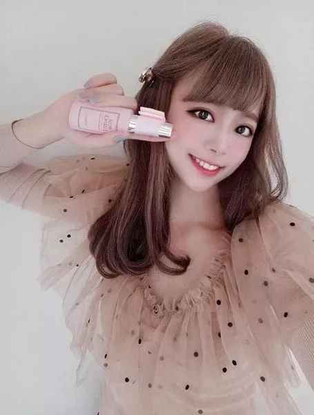 使用者分享:【林妤珊】保養丨一覺醒來,水潤感真的無法比擬! 給肌膚最基本要給最單純的、沒有添加任何香料和酒精