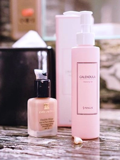 使用者分享:【閃妞 Abbie】洗卸丨每天都可以做到溫和代謝角質,皮膚變得更亮,毛孔也更緊緻,洗完臉後都覺得臉上沒有負擔,清爽又滑嫩~~