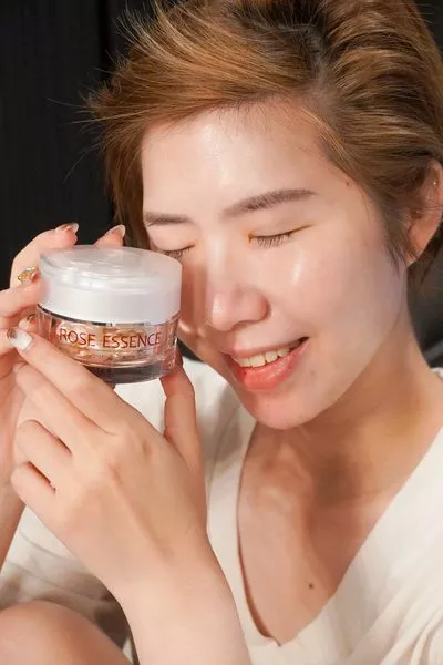 使用者分享:【汀尼扣 Nicole】保養丨肌膚保養不分季節,氣候不穩定又加上空氣糟,更是要好好重視肌膚保養!