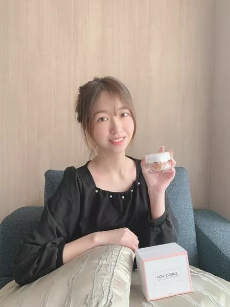 使用者分享:【Rian 瘦身/美白 獨家代理】保養丨這個瞬效膠囊,使用起來不黏膩,重要的是很快就吸收