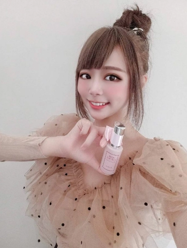 使用者分享:【林妤珊】保養|T字部位容易出油的敏感肌的我都直接給它滿分!就是豐傑生醫的玫瑰賦活精華液
