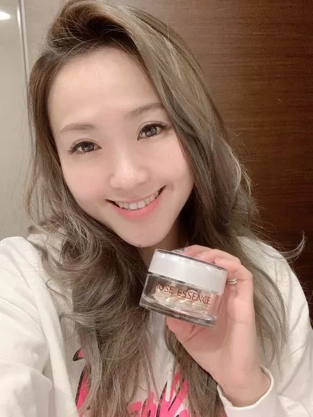 使用者分享:【閃妞 Abbie】保養丨不含奇怪的刺激物防腐劑,使用上超級安心,用久了真的回不去
