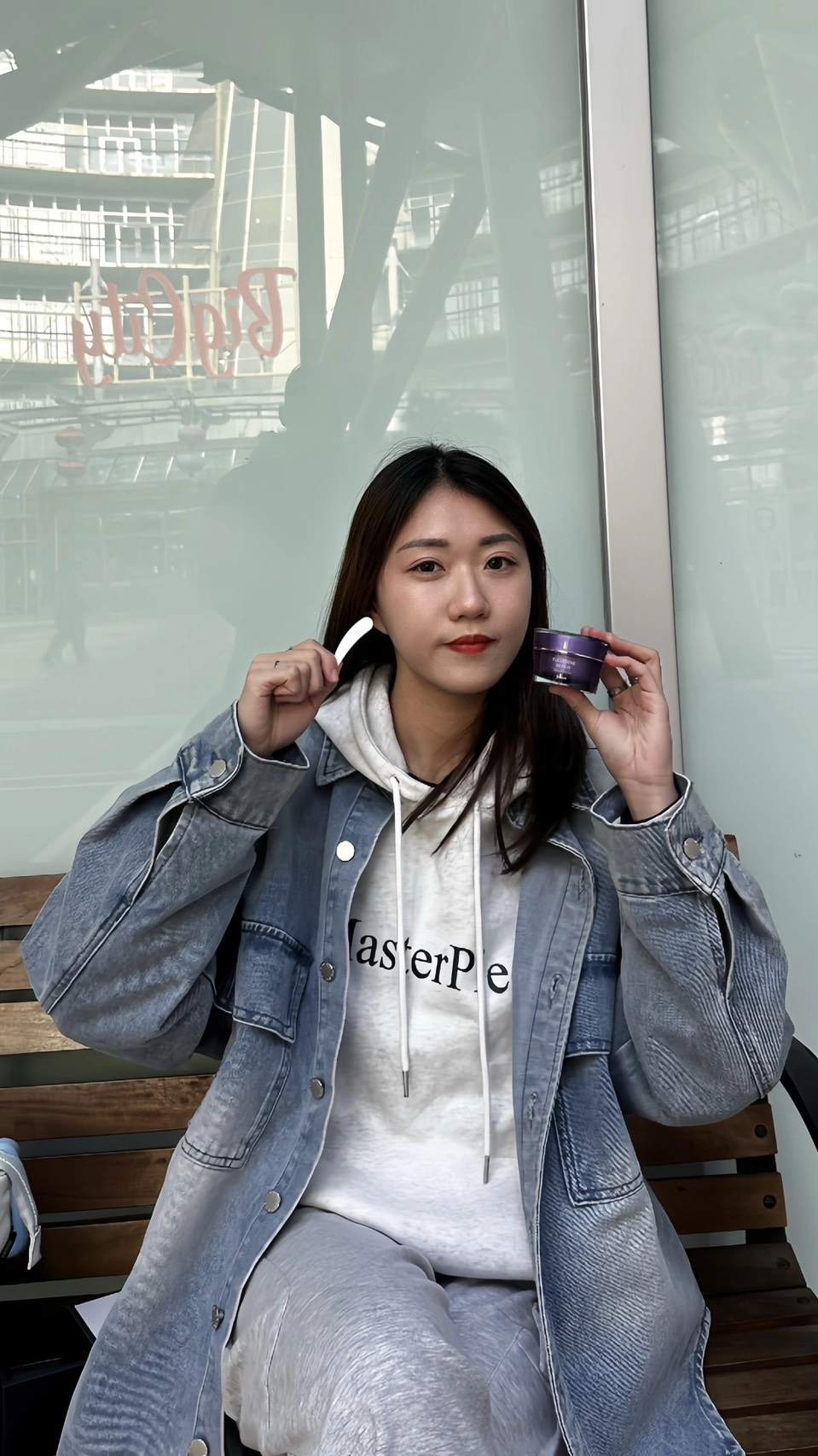 使用者分享：【小兜】保養｜不是想變年輕， 只是希望細紋，不要一直提醒我時間走多快