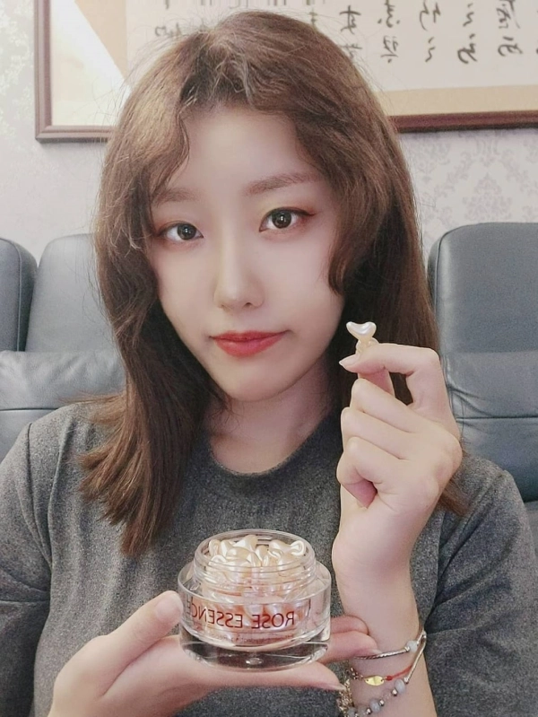 使用者分享:【Victoria Chi】保養丨真的很愛這顆小小的愛心膠囊,彷彿女子每一日精心保養的小心思