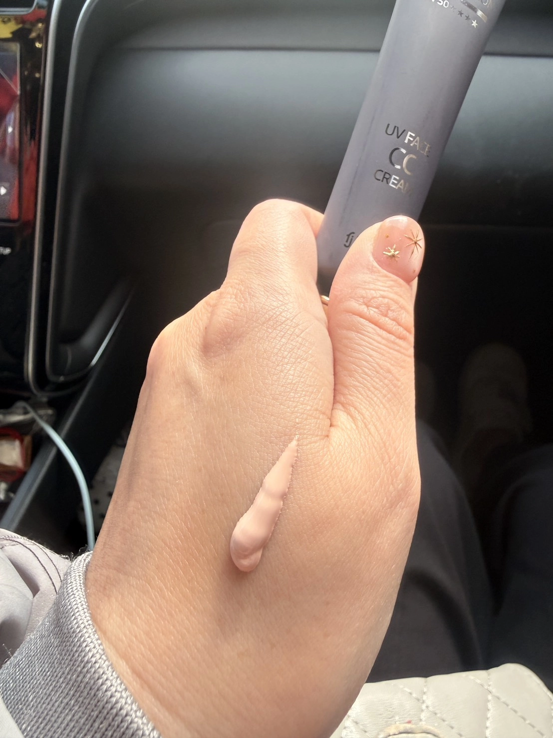 零粉感控油美白CC霜