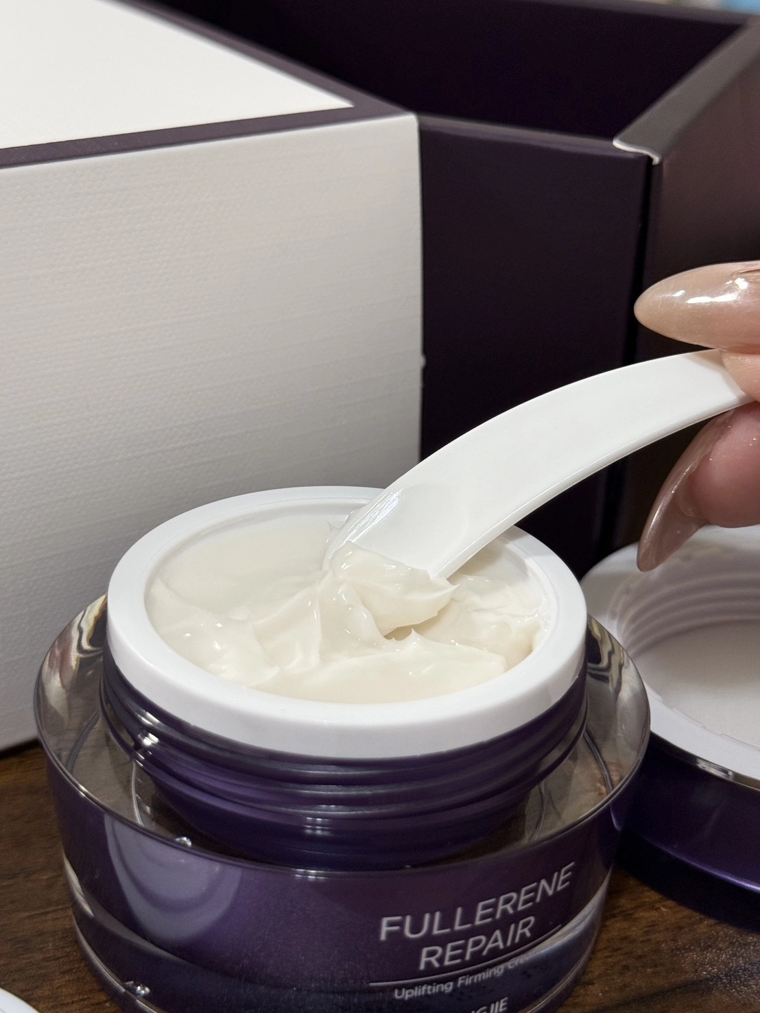 富勒烯肌因逆齡霜