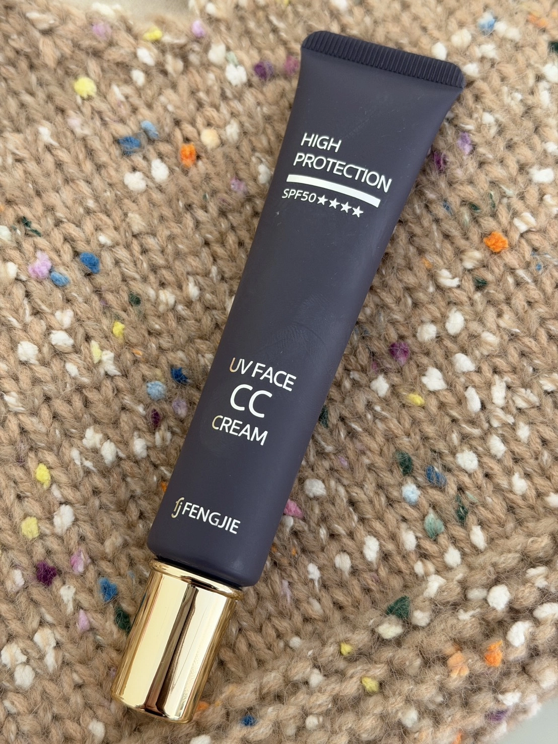 豐傑生醫 的零粉感控油美白CC霜